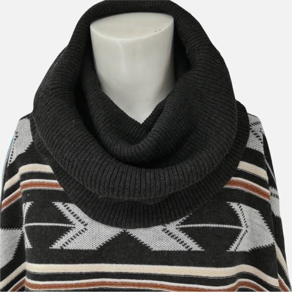 Double Zero Turtleneck Fringe Poncho Size M Boho Southwest Pockets Western - Picture 3 of 11